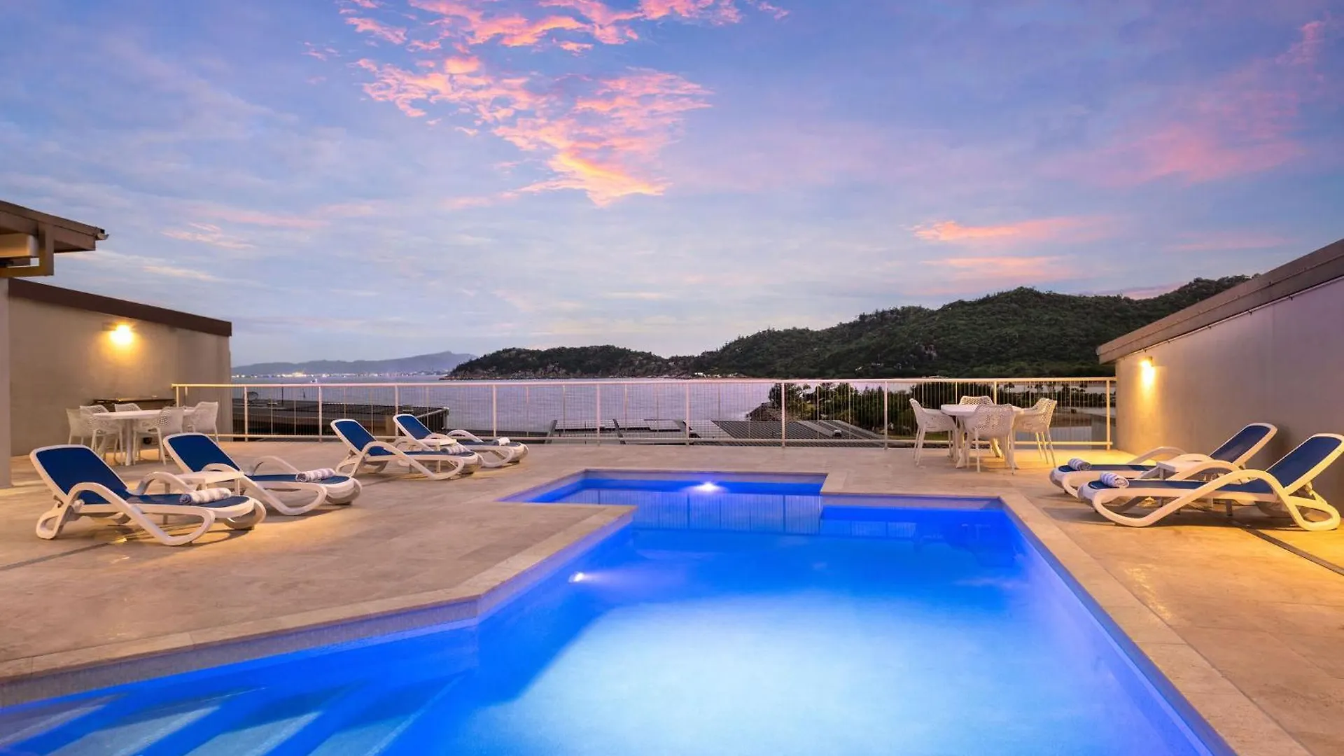 Grand Mercure Apartments Magnetic Island Nelly Bay 4*,