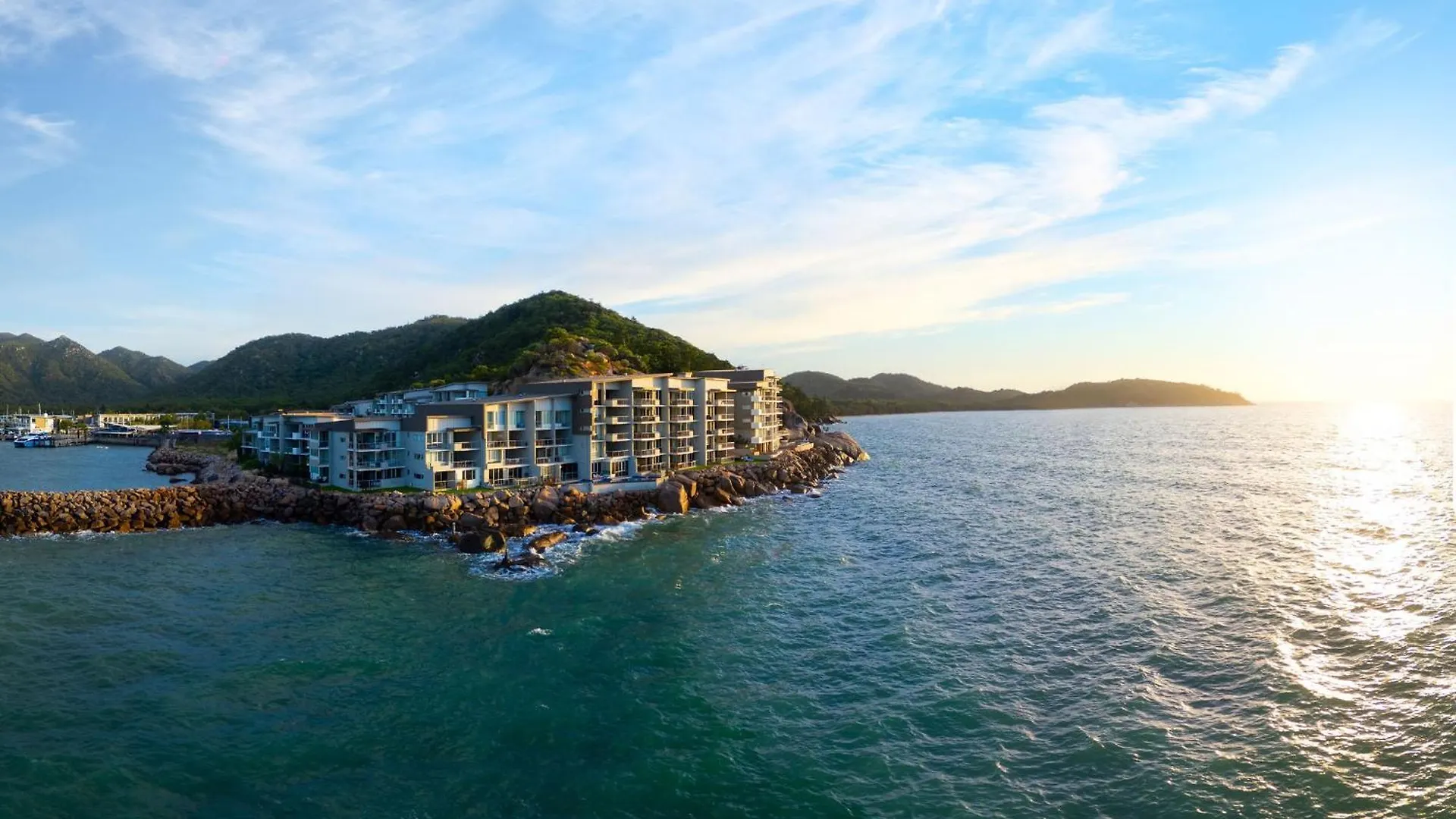 **** Отель Grand Mercure Apartments Magnetic Island Nelly Bay Австралия