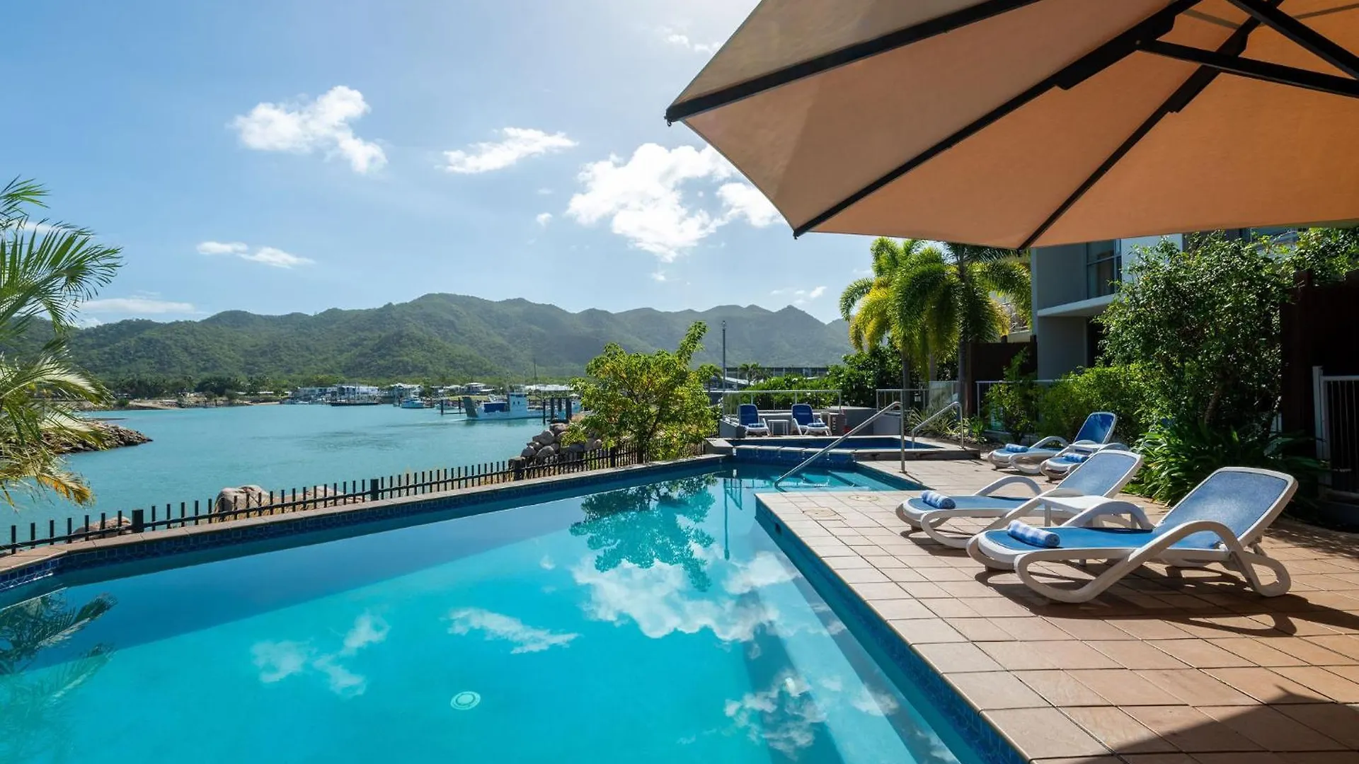 Отель Grand Mercure Apartments Magnetic Island Nelly Bay