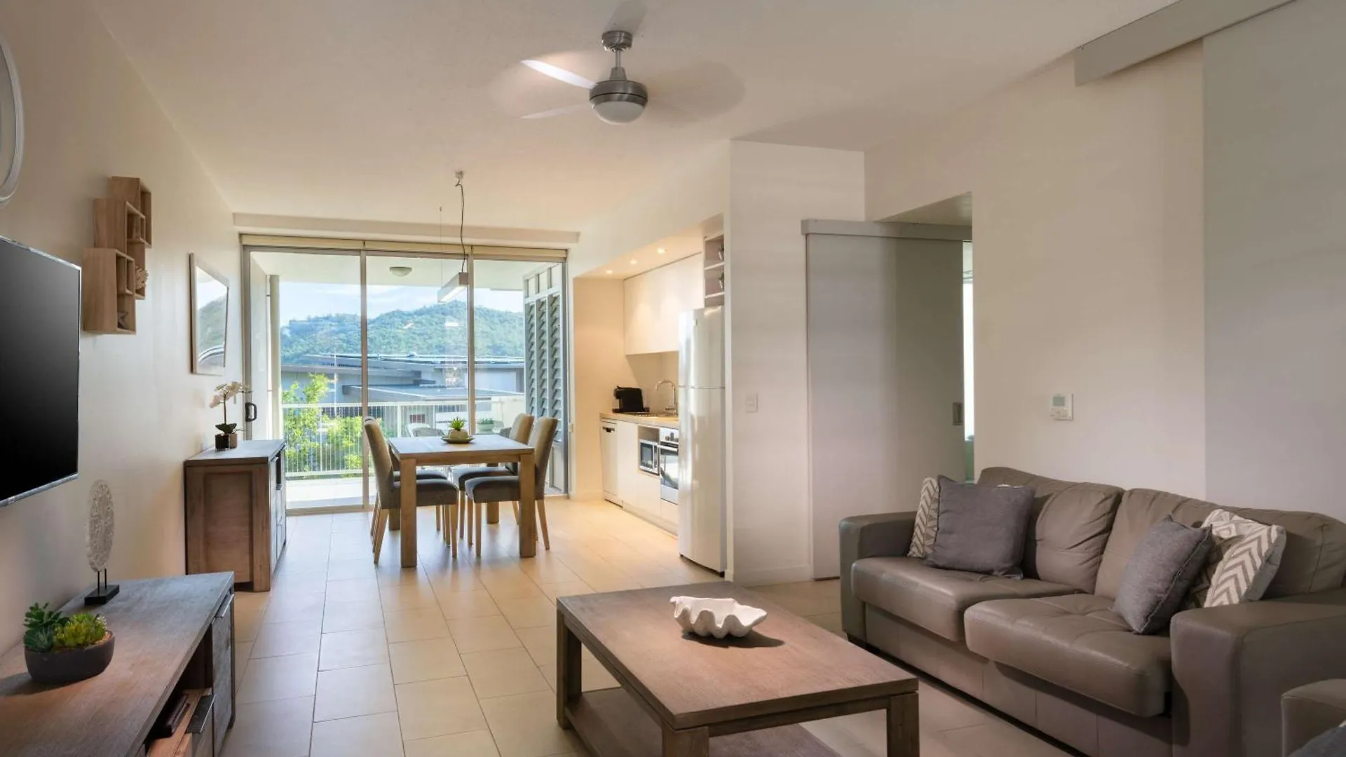 Grand Mercure Apartments Magnetic Island Nelly Bay Отель