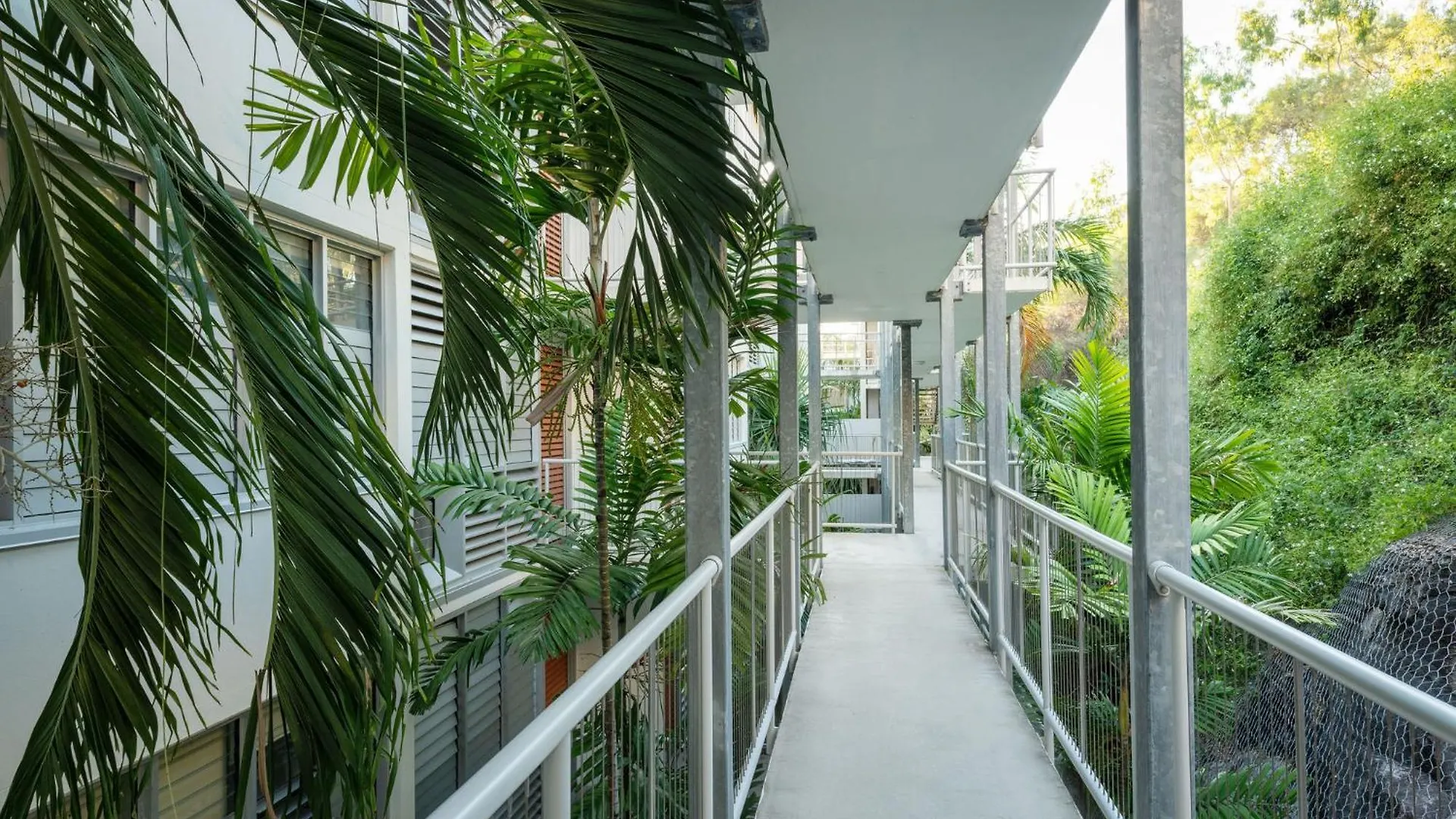 Grand Mercure Apartments Magnetic Island Nelly Bay Hotel
